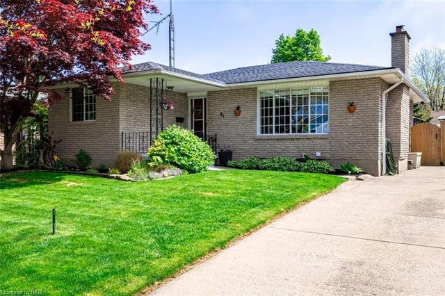81 Cindy Dr, House detached with 4 bedrooms, 2 bathrooms and 3 parking in St. Catharines ON | Image 1