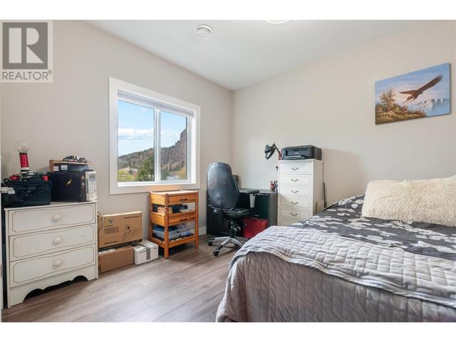 8764 Palmer Pl, House detached with 3 bedrooms, 3 bathrooms and 2 parking in Summerland BC | Image 38