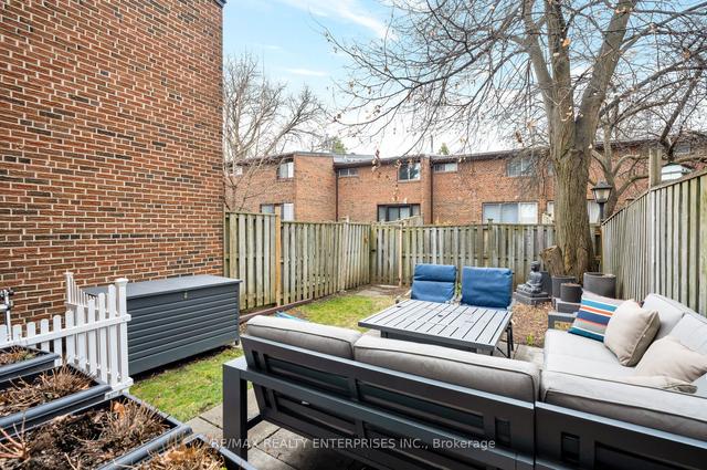 6 - 74 Castlebury Cres, Townhouse with 3 bedrooms, 2 bathrooms and 2 parking in Toronto ON | Image 30