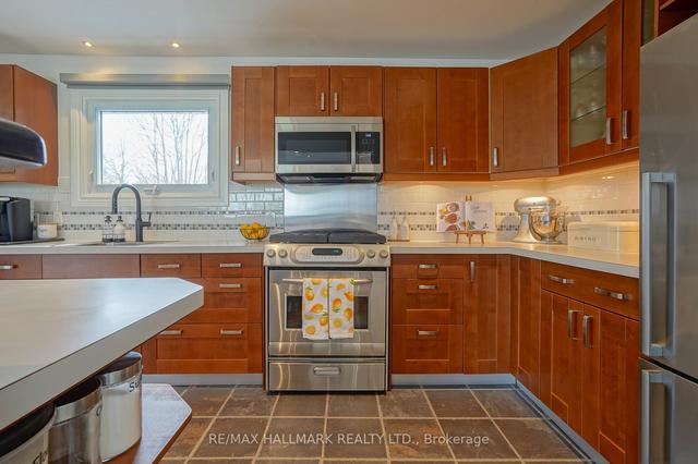 78 Charlottetown Blvd, House detached with 3 bedrooms, 2 bathrooms and 4 parking in Toronto ON | Image 2