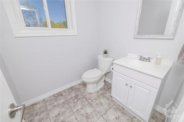 87 Mississippi Rd, House detached with 3 bedrooms, 2 bathrooms and 6 parking in Carleton Place ON | Image 16