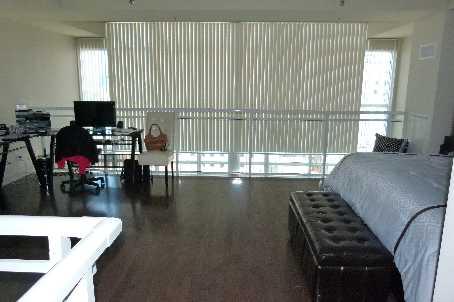 LPH-11 - 21 Nelson St, Condo with 1 bedrooms, 2 bathrooms and 1 parking in Toronto ON | Image 7