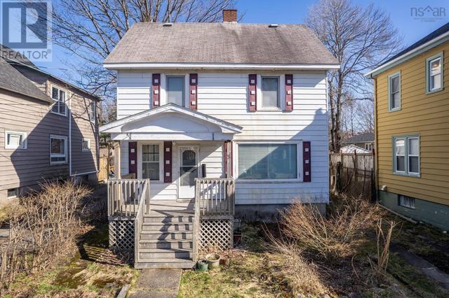31 Richardson Avenue, House detached with 3 bedrooms, 1 bathrooms and null parking in Cape Breton NS | Image 2