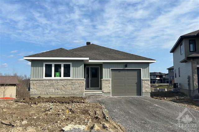 165 Seabert Drive, House detached with 2 bedrooms, 2 bathrooms and 2 parking in Arnprior ON | Image 1