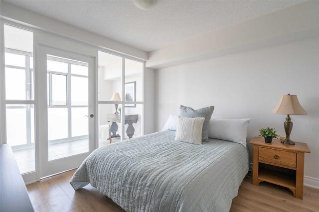 1106 - 3 Marine Parade Dr, Condo with 2 bedrooms, 2 bathrooms and 1 parking in Toronto ON | Image 5