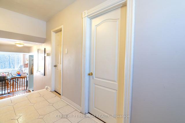 9 Northover St, House semidetached with 3 bedrooms, 3 bathrooms and 2 parking in Toronto ON | Image 36