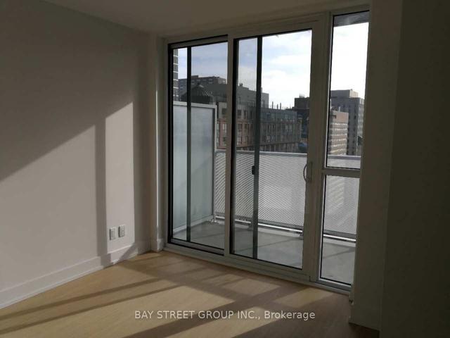1711 - 7 Grenville St, Condo with 3 bedrooms, 2 bathrooms and 0 parking in Toronto ON | Image 11