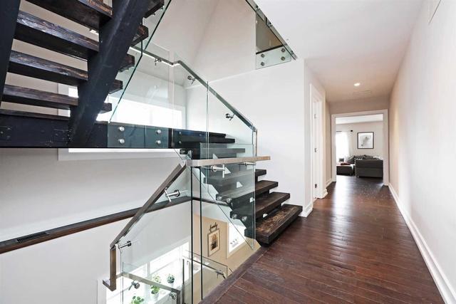 56 Presley Ave, House detached with 4 bedrooms, 5 bathrooms and 3 parking in Toronto ON | Image 5