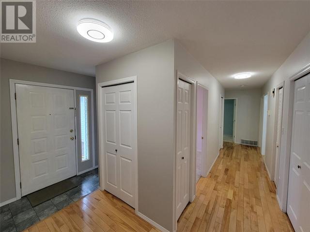 819 10th Ave, House detached with 3 bedrooms, 1 bathrooms and 5 parking in Keremeos BC | Image 10