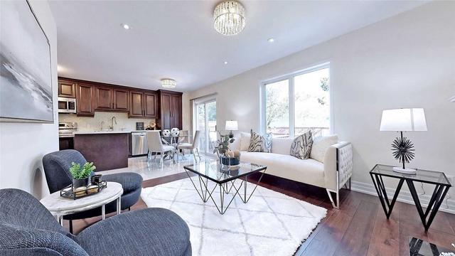5845 Sidmouth St, House detached with 4 bedrooms, 5 bathrooms and 5 parking in Mississauga ON | Image 5