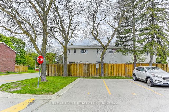 1 - 2075 Warden Ave, Townhouse with 3 bedrooms, 2 bathrooms and 1 parking in Toronto ON | Image 21