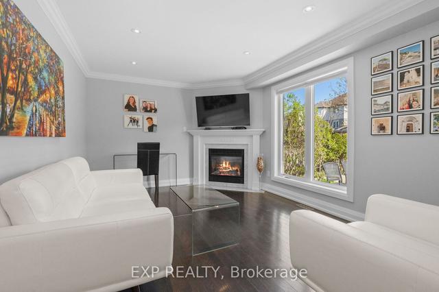 2906 Peacock Dr, House detached with 4 bedrooms, 4 bathrooms and 5 parking in Mississauga ON | Image 4