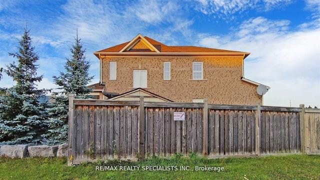 92 Kettlewell Cres, House detached with 3 bedrooms, 3 bathrooms and 12 parking in Brampton ON | Image 28