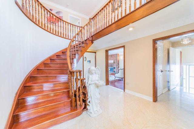 24 Bellbrook Rd, House detached with 4 bedrooms, 4 bathrooms and 6 parking in Toronto ON | Image 7