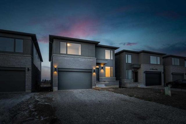 116 Bedrock Dr, House detached with 3 bedrooms, 3 bathrooms and 6 parking in Hamilton ON | Image 12