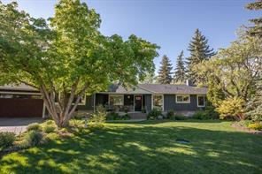 415 Wildwood Dr Sw, House detached with 5 bedrooms, 3 bathrooms and 3 parking in Calgary AB | Image 13