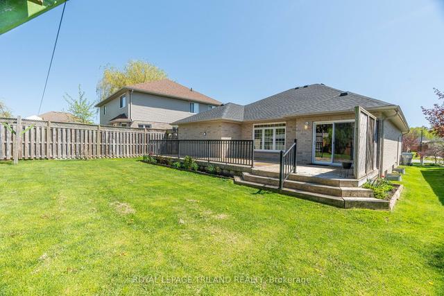 297 Thorn Dr, House detached with 3 bedrooms, 3 bathrooms and 3.5 parking in Strathroy Caradoc ON | Image 28