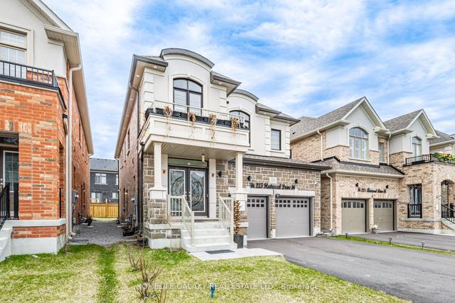 223 Fleetwood Dr, House detached with 4 bedrooms, 4 bathrooms and 4 parking in Oshawa ON | Image 12