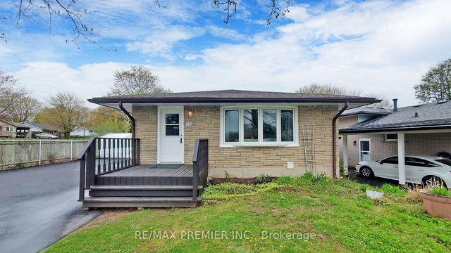 131 Pinedale Dr, House detached with 3 bedrooms, 3 bathrooms and 8 parking in Kitchener ON | Image 1