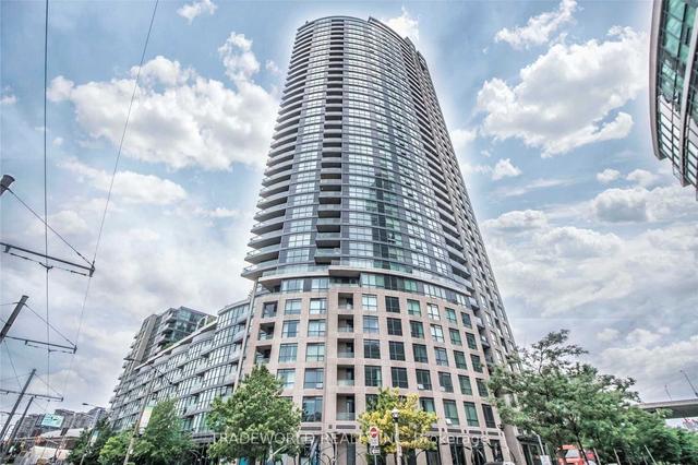 3207 - 219 Fort York Blvd, Condo with 0 bedrooms, 1 bathrooms and 1 parking in Toronto ON | Image 1