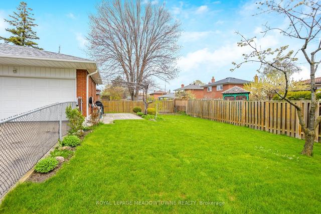 726 Netherton Cres, House detached with 4 bedrooms, 2 bathrooms and 8 parking in Mississauga ON | Image 21