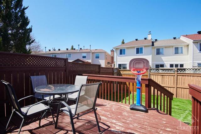 12 Woodpark Way, Townhouse with 4 bedrooms, 3 bathrooms and 3 parking in Ottawa ON | Image 23