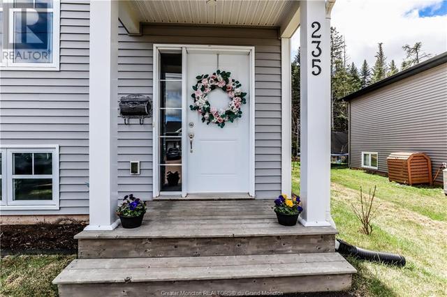 235 Des Erables, House attached with 3 bedrooms, 1 bathrooms and null parking in Dieppe NB | Image 2