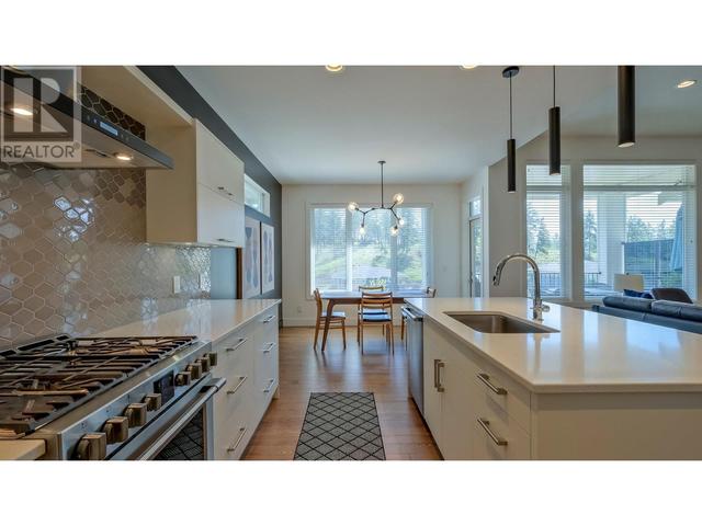 127 Split Pine Crt, House detached with 4 bedrooms, 3 bathrooms and 2 parking in Kelowna BC | Image 10