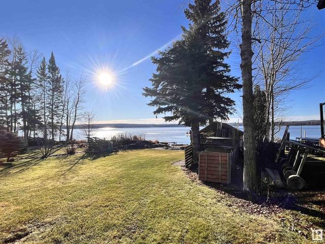 720 Willow Dr, House detached with 3 bedrooms, 2 bathrooms and null parking in Sunset Beach AB | Image 8