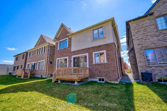 86 Sikura Circ, House detached with 4 bedrooms, 4 bathrooms and 4 parking in Aurora ON | Image 31