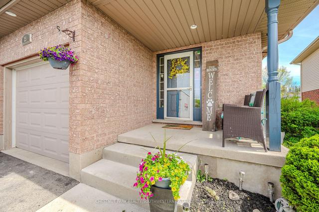 21 Henry Ct, House semidetached with 3 bedrooms, 3 bathrooms and 3 parking in Guelph ON | Image 12