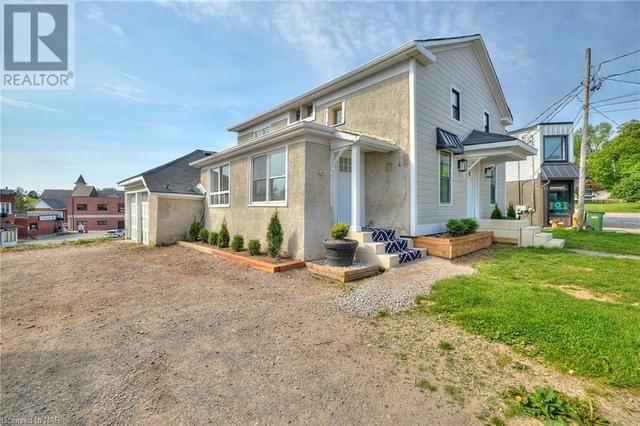 MAIN - 16 Highway 20 W, House detached with 2 bedrooms, 1 bathrooms and 2 parking in Pelham ON | Image 23