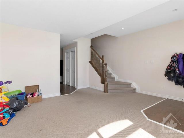 1212 Longfields Dr, Townhouse with 3 bedrooms, 3 bathrooms and 3 parking in Ottawa ON | Image 2