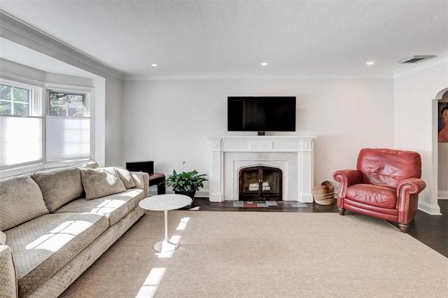 86 Glenvale Blvd, House detached with 3 bedrooms, 3 bathrooms and 3 parking in Toronto ON | Image 21