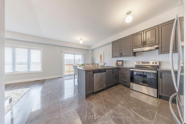 295 Chelsea Cres, House detached with 4 bedrooms, 3 bathrooms and 6 parking in Bradford West Gwillimbury ON | Image 3