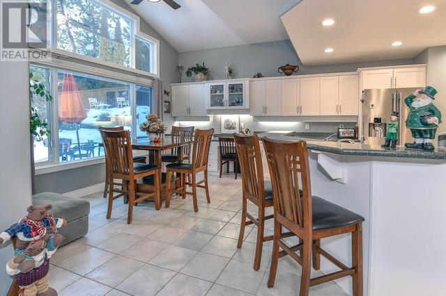 3945 Gallaghers Cir, House detached with 3 bedrooms, 2 bathrooms and 2 parking in Kelowna BC | Image 11