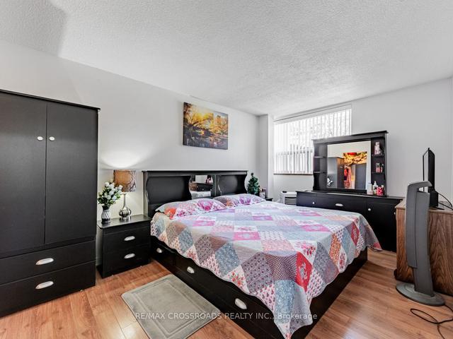 111 - 20 Sunrise Ave, Condo with 3 bedrooms, 2 bathrooms and 1 parking in Toronto ON | Image 11