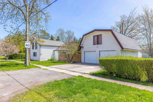 3966 Chippawa Pkwy, House detached with 2 bedrooms, 1 bathrooms and 8 parking in Niagara Falls ON | Image 13