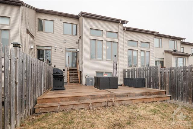 814 Fletcher Cir, Townhouse with 3 bedrooms, 3 bathrooms and 3 parking in Ottawa ON | Image 29
