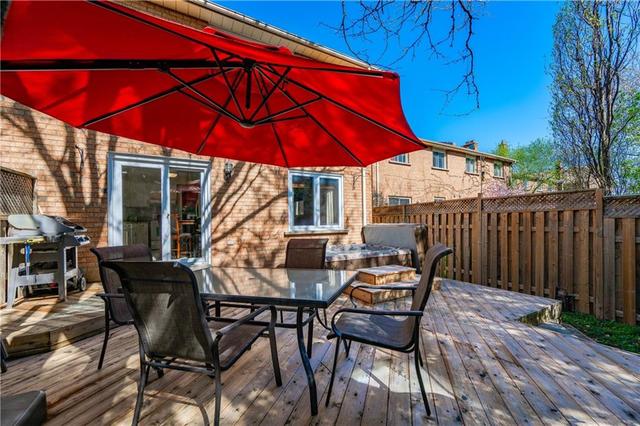 1402 Cedarglen Crt, House attached with 4 bedrooms, 2 bathrooms and 4 parking in Oakville ON | Image 28