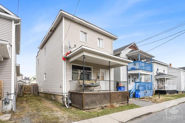 312 Prince Arthur Street, House detached with 3 bedrooms, 1 bathrooms and 1 parking in Cornwall ON | Image 1