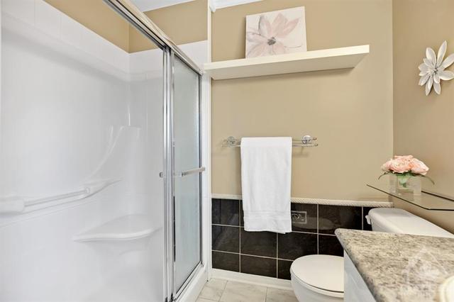109 Topham Terr, Townhouse with 3 bedrooms, 3 bathrooms and 3 parking in Ottawa ON | Image 19