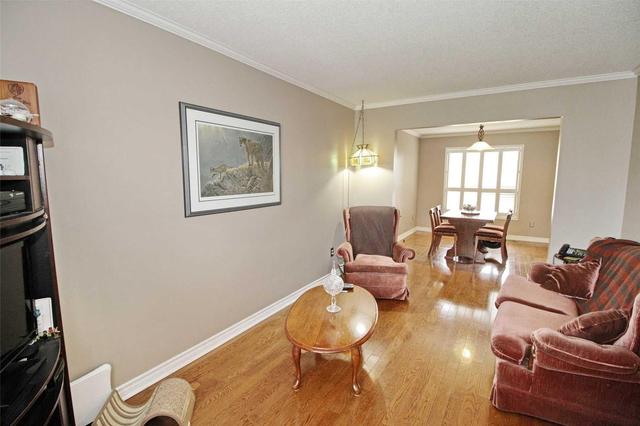 110 Freeland Ave, House detached with 3 bedrooms, 4 bathrooms and 2 parking in Clarington ON | Image 6