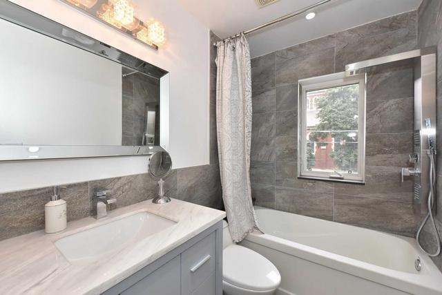 116 St Clarens Ave N, House semidetached with 3 bedrooms, 3 bathrooms and 2 parking in Toronto ON | Image 14