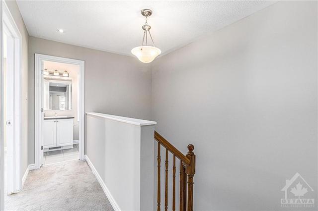 856 Kilbirnie Dr, Townhouse with 3 bedrooms, 3 bathrooms and 3 parking in Ottawa ON | Image 11
