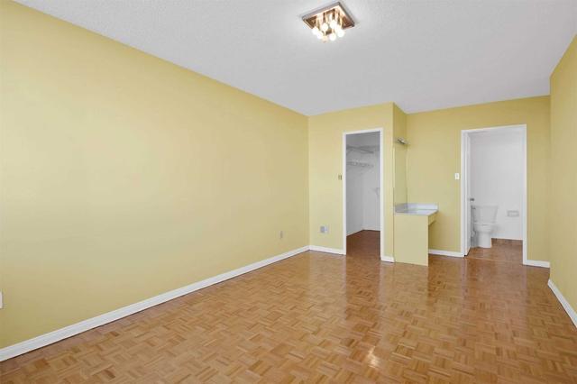 1208 - 3000 Bathurst St, Condo with 2 bedrooms, 2 bathrooms and 1 parking in Toronto ON | Image 11