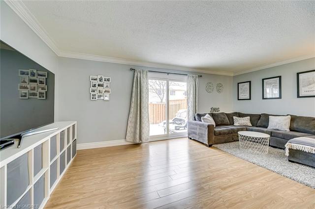 127 - 150 Gateshead Cres, House attached with 3 bedrooms, 1 bathrooms and 127 parking in Hamilton ON | Image 4