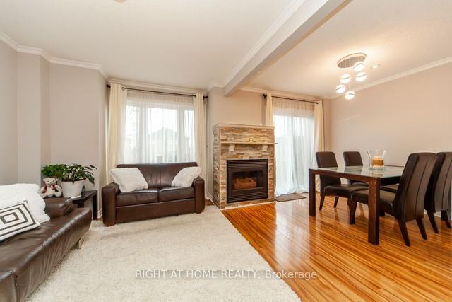 217 Rosanna Cres, House semidetached with 3 bedrooms, 4 bathrooms and 4 parking in Vaughan ON | Image 18