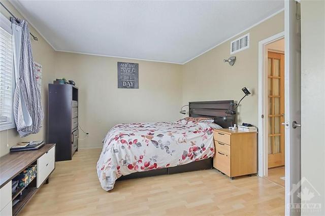 965 Cookshire Cres, Townhouse with 3 bedrooms, 2 bathrooms and 2 parking in Ottawa ON | Image 12