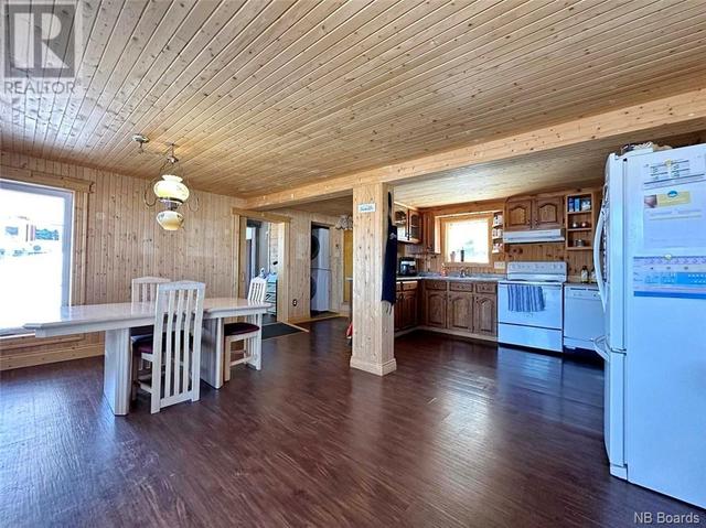 5502 Rue Centrale, House detached with 2 bedrooms, 2 bathrooms and null parking in Lac Baker NB | Image 4